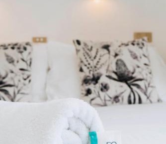 Standard Twin Room with Shared Bathroom