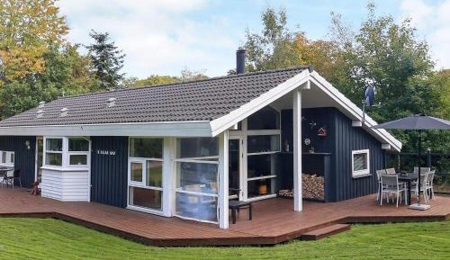 Three-Bedroom Vacation Home 