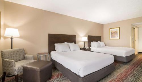 Queen Room with Two Queen Beds - Ground Floor/Pet Friendly