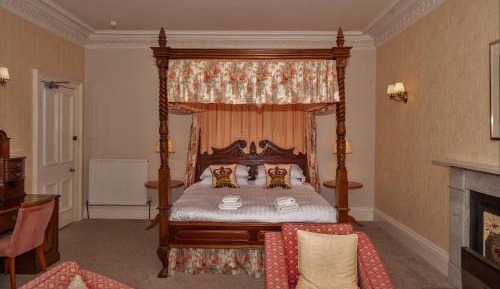 Double Room with Four Poster Bed