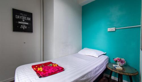 Single Room with Fan (Window)