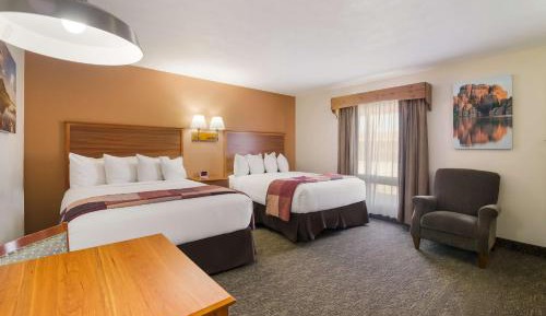 Queen Room with Two Queen Beds - Non-Smoking