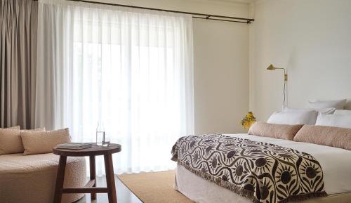 Family Garden Room - Includes Breakfast, Parking and WiFi