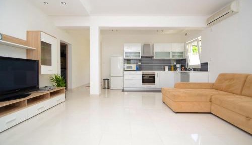 Five-Bedroom Villa