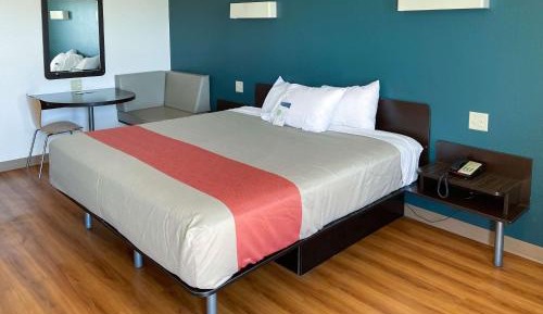 King Room - Non-Smoking