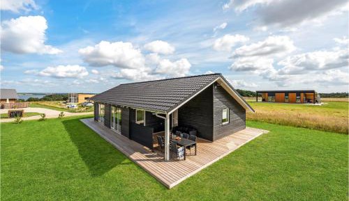 Three-Bedroom Vacation Home 