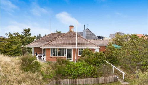 Three-Bedroom Vacation Home 