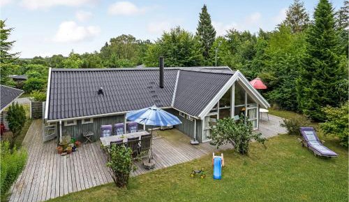 Three-Bedroom Vacation Home 
