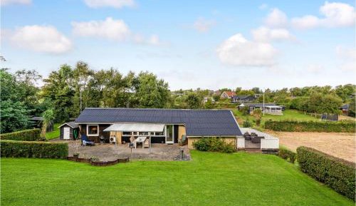 Three-Bedroom Vacation Home 
