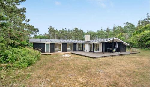 Three-Bedroom Vacation Home 