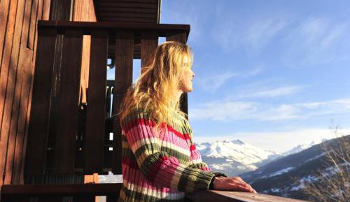Apartment with Mountain View