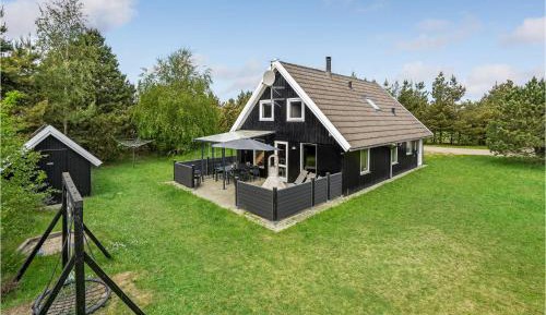 Five-Bedroom Holiday Home