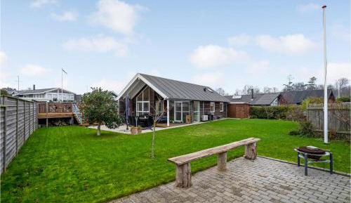Three-Bedroom Vacation Home 