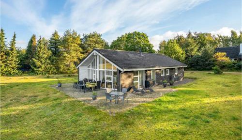 Three-Bedroom Vacation Home 