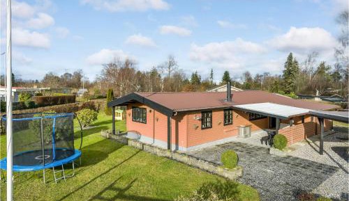 Three-Bedroom Vacation Home 