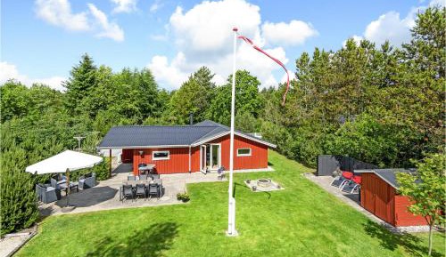 Three-Bedroom Vacation Home 