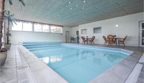 Thirteen-Bedroom Holiday home