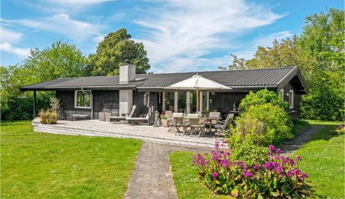 Three-Bedroom Vacation Home 