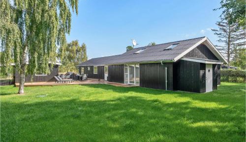 Three-Bedroom Vacation Home 