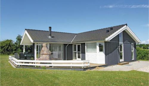 Three-Bedroom Vacation Home 
