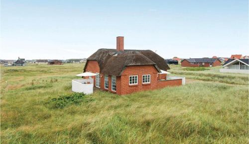 Three-Bedroom Vacation Home 