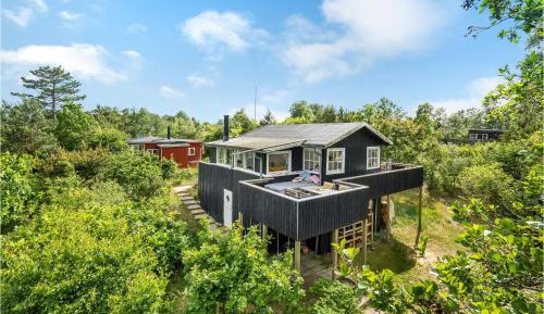 Three-Bedroom Vacation Home 