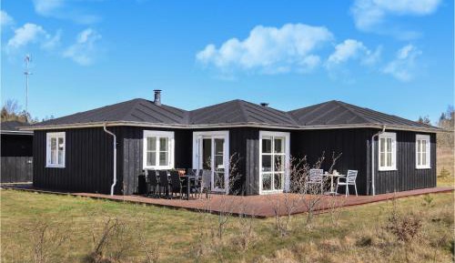 Three-Bedroom Vacation Home 