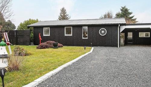 Three-Bedroom Vacation Home 