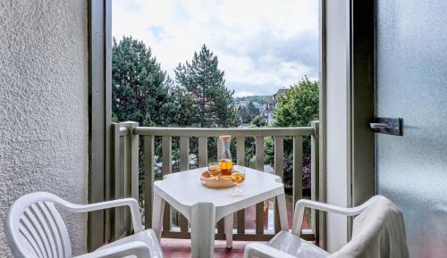 Studio with Sleeping Alcove and Terrace or Balcony (4 People) - South Side