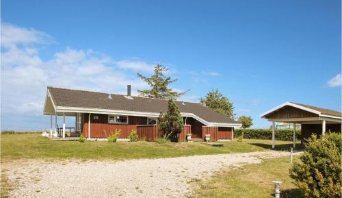 Three-Bedroom Vacation Home 
