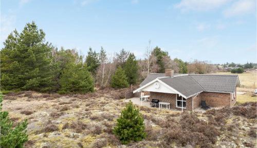 Three-Bedroom Vacation Home 