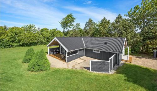 Three-Bedroom Vacation Home 