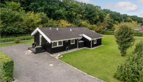 Three-Bedroom Vacation Home 