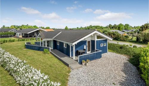 Three-Bedroom Vacation Home 