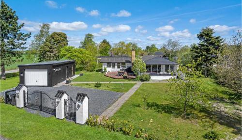 Three-Bedroom Vacation Home 