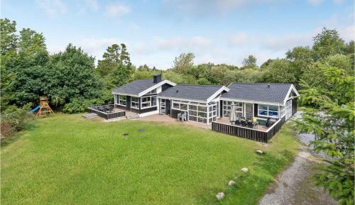 Five-Bedroom Holiday Home