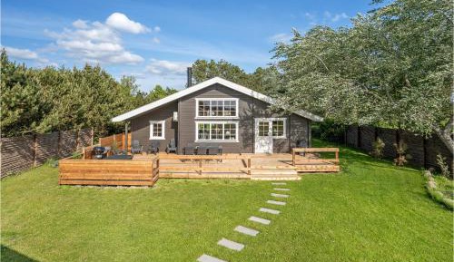 Three-Bedroom Vacation Home 