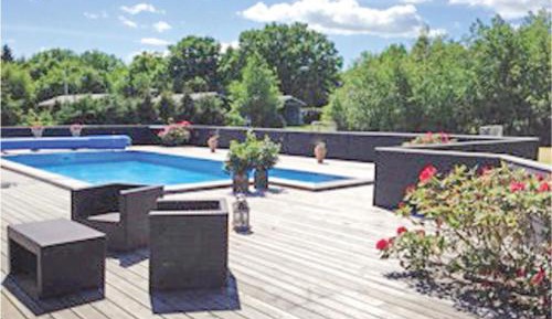 Three-Bedroom Vacation Home 