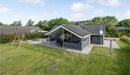 Three-Bedroom Vacation Home 
