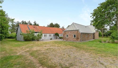 Six-Bedroom Holiday Home