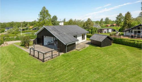 Three-Bedroom Vacation Home 