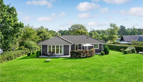 Three-Bedroom Vacation Home 