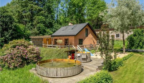 Three-Bedroom Vacation Home 