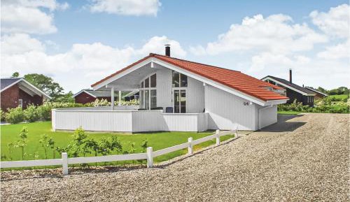 Four-Bedroom Holiday Home