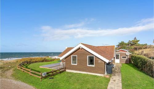 Three-Bedroom Vacation Home 
