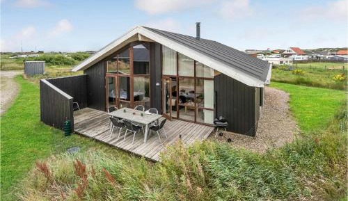 Three-Bedroom Vacation Home 