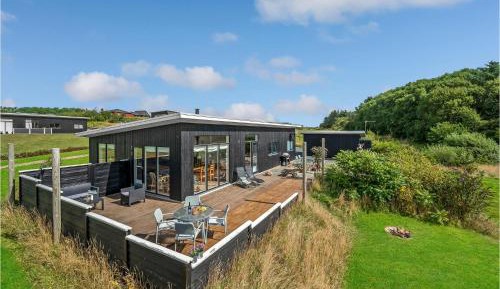 Three-Bedroom Vacation Home 