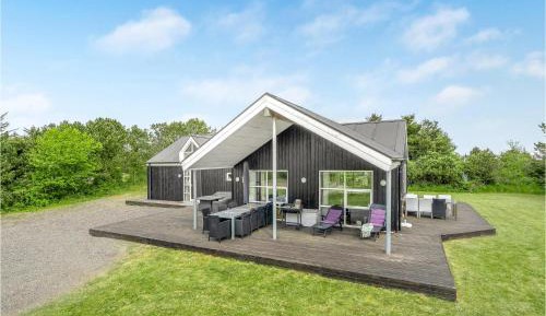 Three-Bedroom Vacation Home 