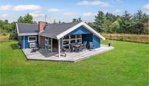 Three-Bedroom Vacation Home 