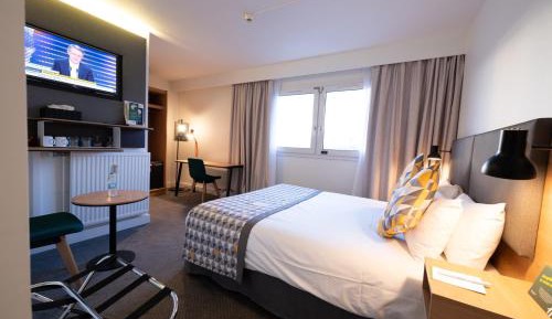 Standard Queen Room - Accessible